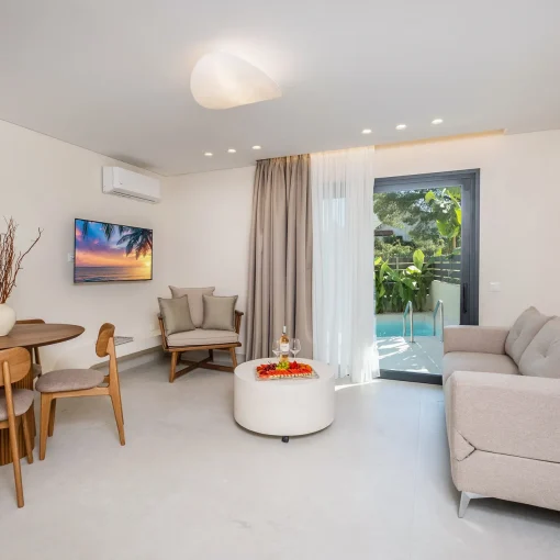 Suite with Private Pool